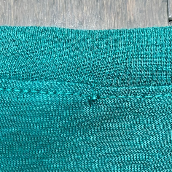 Truly Madly Deeply Urban Outfitters V-Neck Slub T-Shirt Size XS - Picture 6 of 6